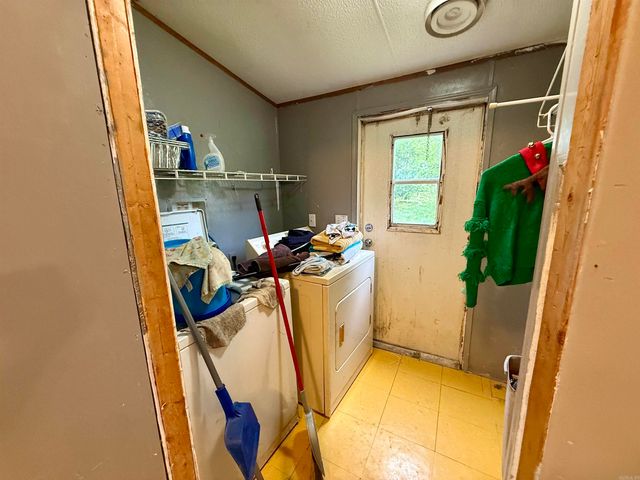 618 Polk Road 24, Cove, AR 71937