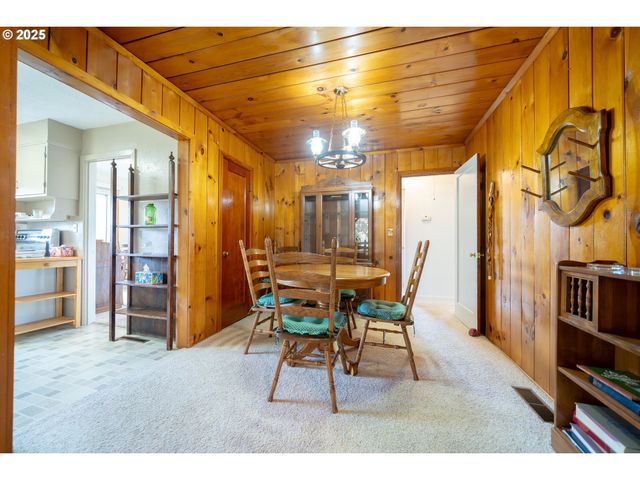 46280 LYONS MILL CITY Dr, Lyons, OR 97358