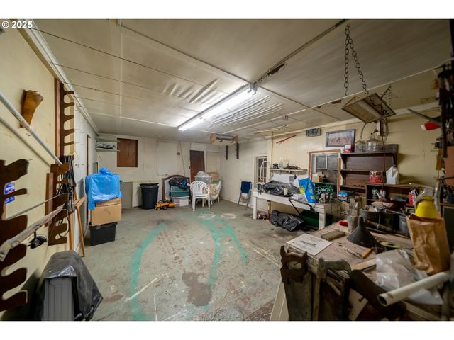 46280 LYONS MILL CITY Dr, Lyons, OR 97358