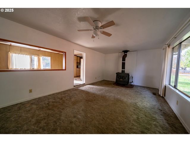 46280 LYONS MILL CITY Dr, Lyons, OR 97358