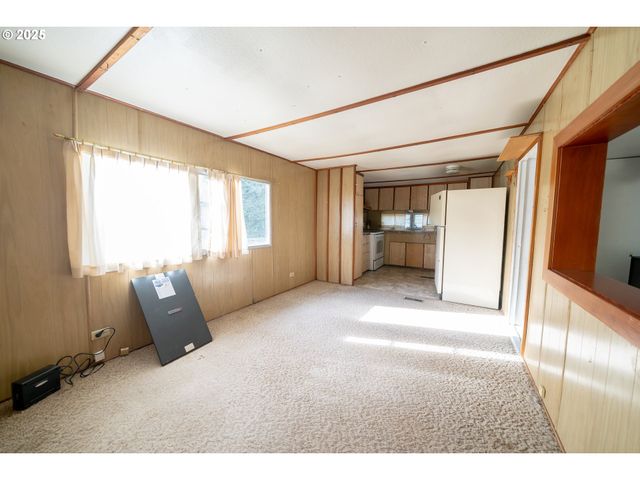 46280 LYONS MILL CITY Dr, Lyons, OR 97358