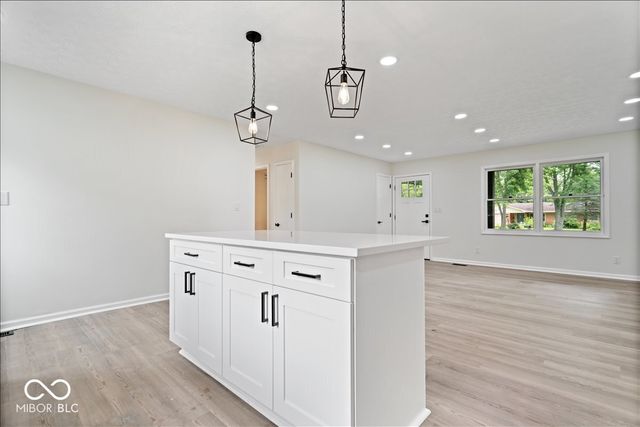 66 Plainview, Avon, IN 46123