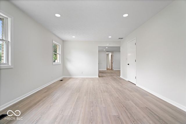 66 Plainview, Avon, IN 46123