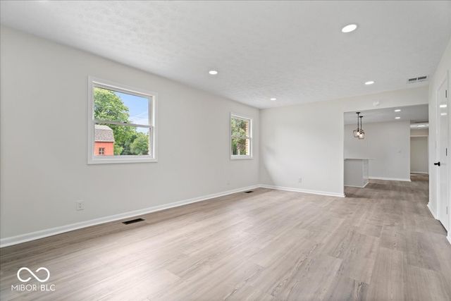 66 Plainview, Avon, IN 46123