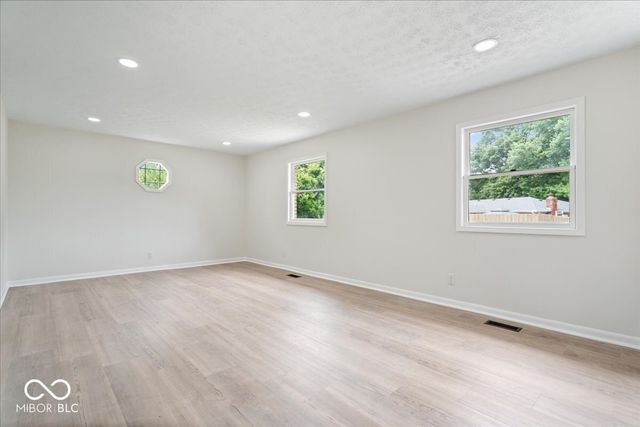 66 Plainview, Avon, IN 46123
