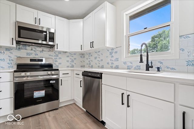 66 Plainview, Avon, IN 46123