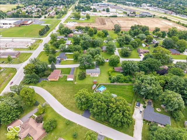 66 Plainview, Avon, IN 46123