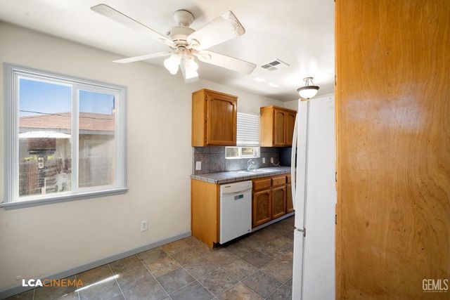 2902 Morse Court, Bakersfield, CA 93308