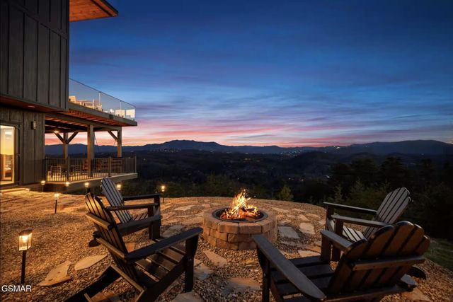 1834 Blue Tick Way, Sevierville, TN 37876