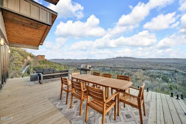 1834 Blue Tick Way, Sevierville, TN 37876