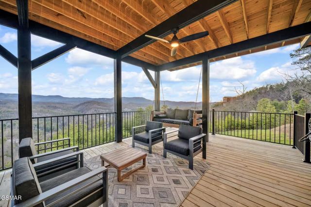 1834 Blue Tick Way, Sevierville, TN 37876