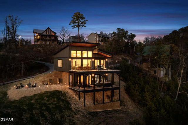 1834 Blue Tick Way, Sevierville, TN 37876