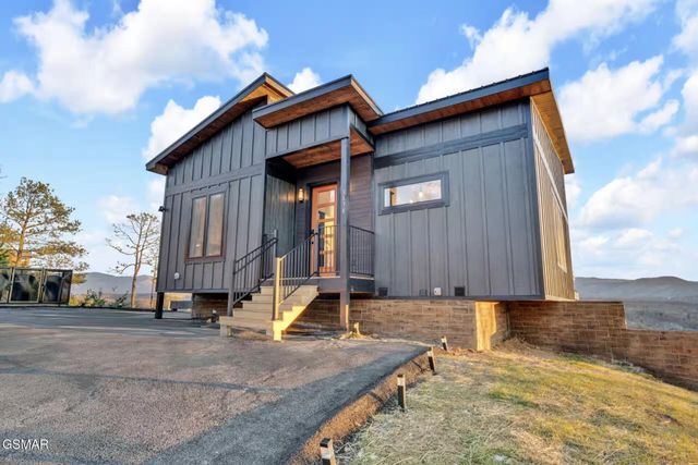 1834 Blue Tick Way, Sevierville, TN 37876