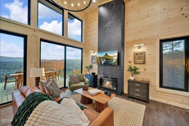 1834 Blue Tick Way, Sevierville, TN 37876