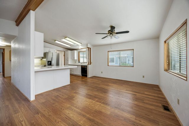 555 Freeman Road UNIT 61, Central Point, OR 97502