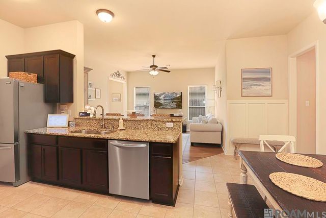 42351 Carterstone Ave, Prairieville, LA 70769