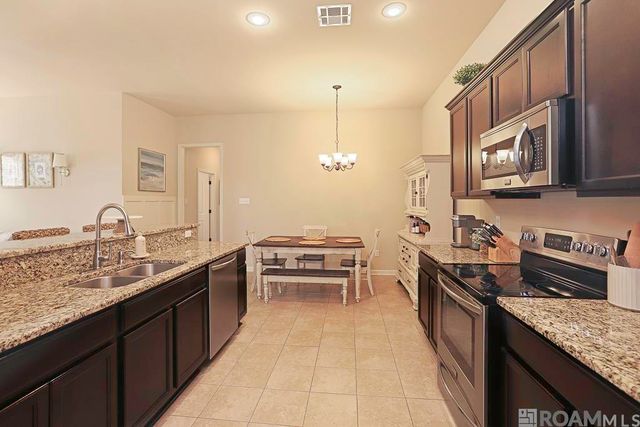 42351 Carterstone Ave, Prairieville, LA 70769