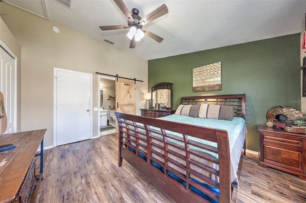 Image 18 of property listing at 30243 LACLEDES LANE, Wesley Chapel, FL 33543