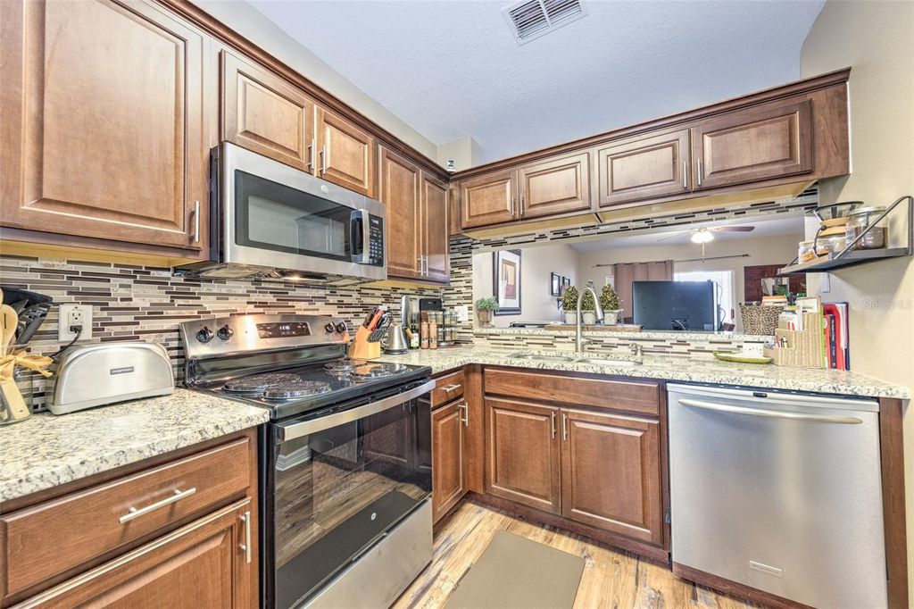 Image 3 of property listing at 30243 LACLEDES LANE, Wesley Chapel, FL 33543