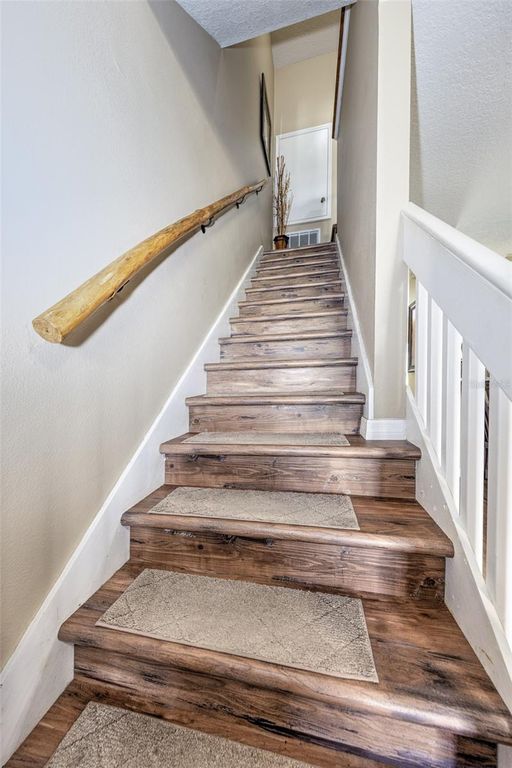 Image 10 of property listing at 30243 LACLEDES LANE, Wesley Chapel, FL 33543