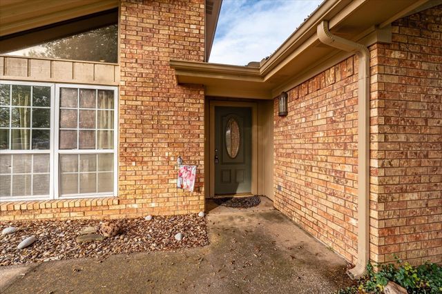 287 Hollybrook Dr., Kilgore, TX 75662
