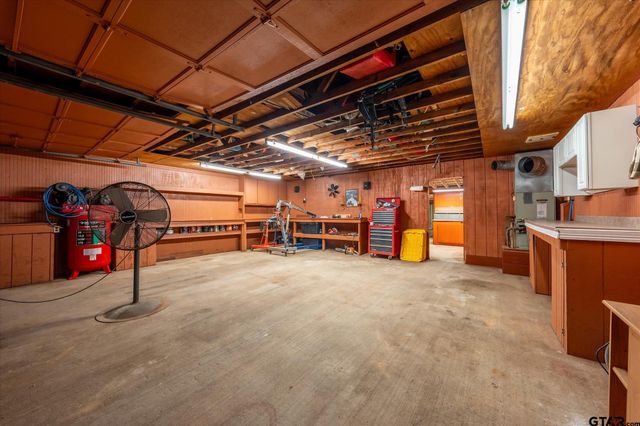 287 Hollybrook Dr., Kilgore, TX 75662