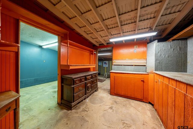 287 Hollybrook Dr., Kilgore, TX 75662