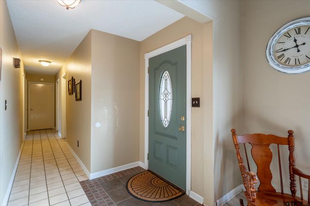 287 Hollybrook Dr., Kilgore, TX 75662