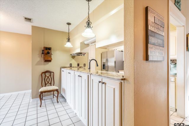 287 Hollybrook Dr., Kilgore, TX 75662