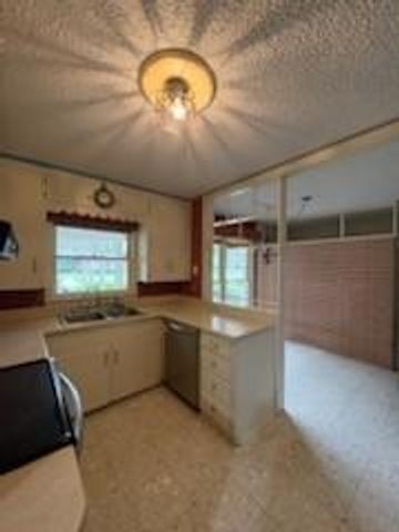 427 22nd Avenue N, Texas City, TX 77590