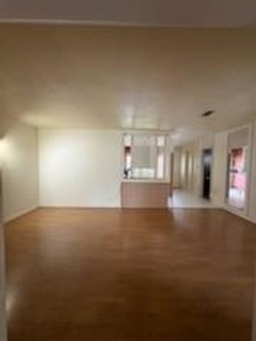 427 22nd Avenue N, Texas City, TX 77590