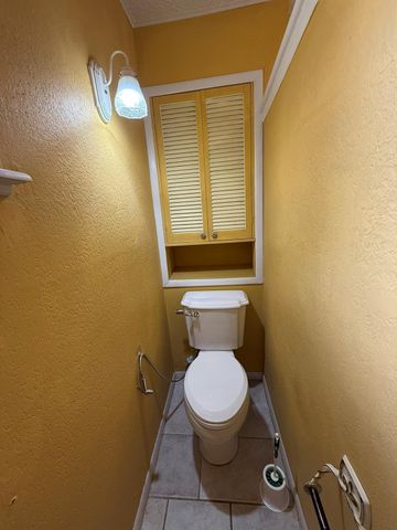 427 22nd Avenue N, Texas City, TX 77590