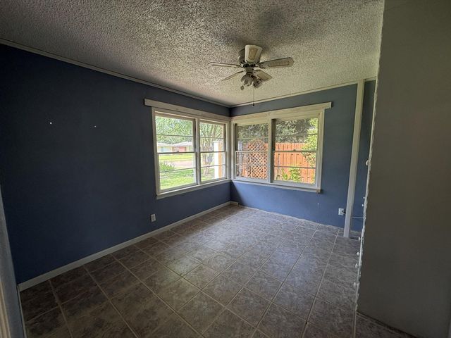 427 22nd Avenue N, Texas City, TX 77590