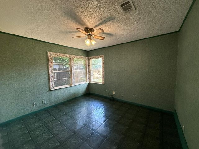 427 22nd Avenue N, Texas City, TX 77590