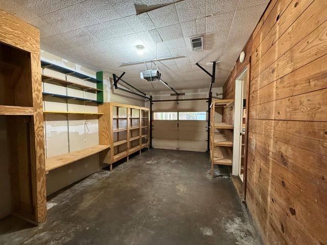 427 22nd Avenue N, Texas City, TX 77590