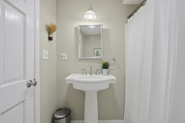 54 Gainsville Rd, Dedham, MA 02026