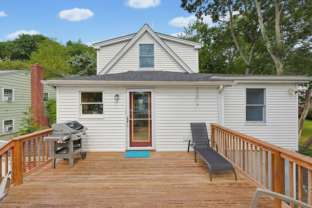54 Gainsville Rd, Dedham, MA 02026