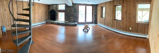 2 Oakland Ave, Hope Twp., NJ 07825