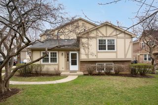 136 Brookwood Court, Vernon Hills, IL 60061