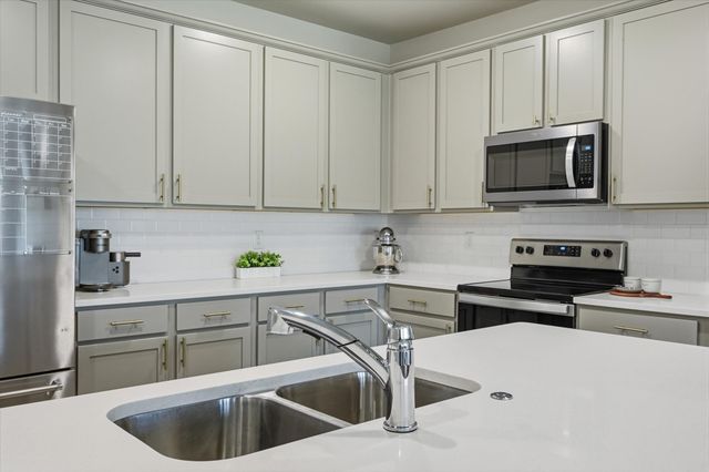 924 Ravenwood Lane, Van Alstyne, TX 75495