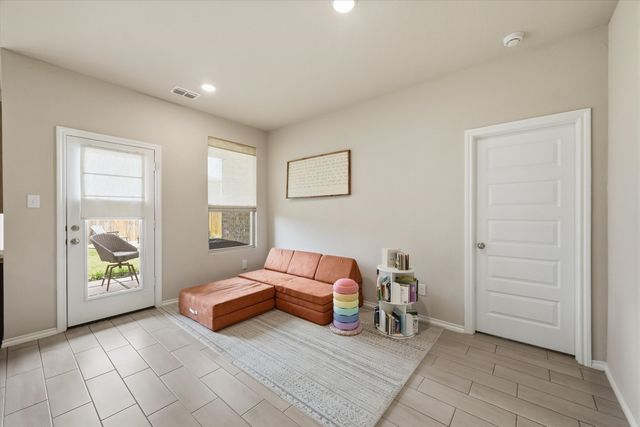 924 Ravenwood Lane, Van Alstyne, TX 75495