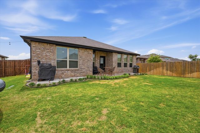 924 Ravenwood Lane, Van Alstyne, TX 75495