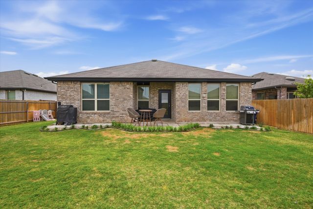 924 Ravenwood Lane, Van Alstyne, TX 75495