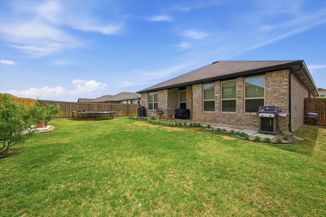 924 Ravenwood Lane, Van Alstyne, TX 75495