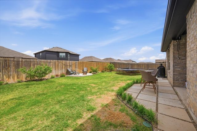 924 Ravenwood Lane, Van Alstyne, TX 75495