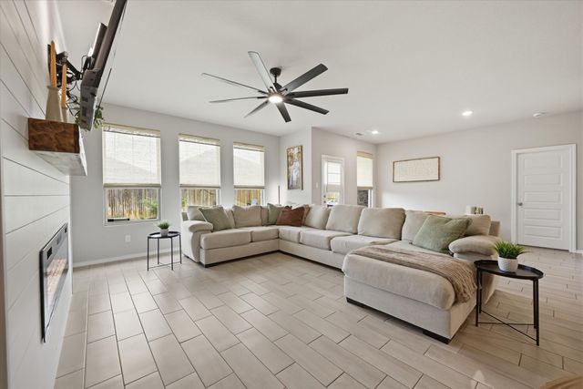 924 Ravenwood Lane, Van Alstyne, TX 75495