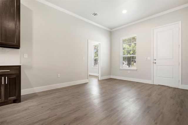 804 S 4th Street, Bonham, TX 75418
