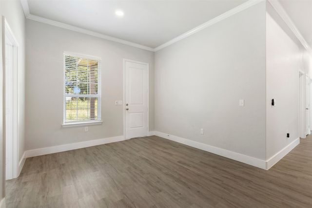 804 S 4th Street, Bonham, TX 75418