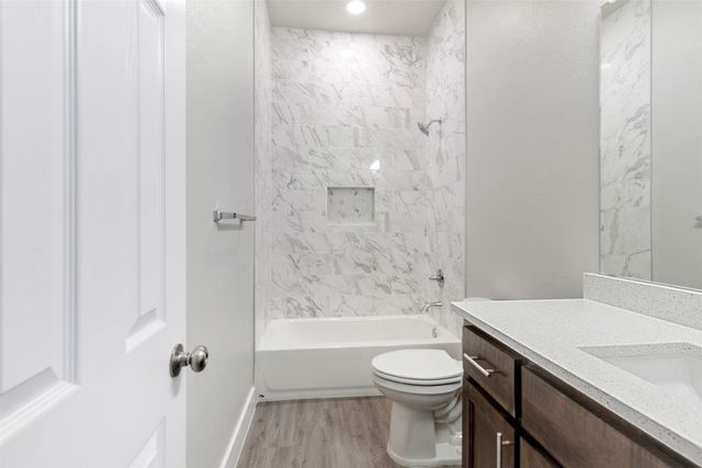 804 S 4th Street, Bonham, TX 75418