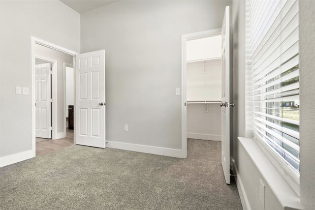 804 S 4th Street, Bonham, TX 75418